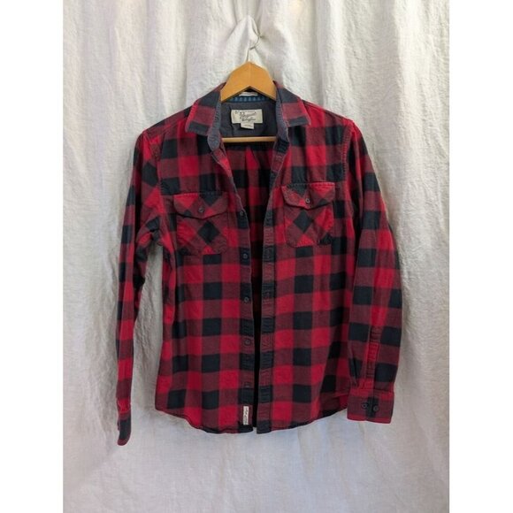 Penguin Tops - Penguin by Munsingwear Heritage slimfit buffalo plaid, red black sz small B14